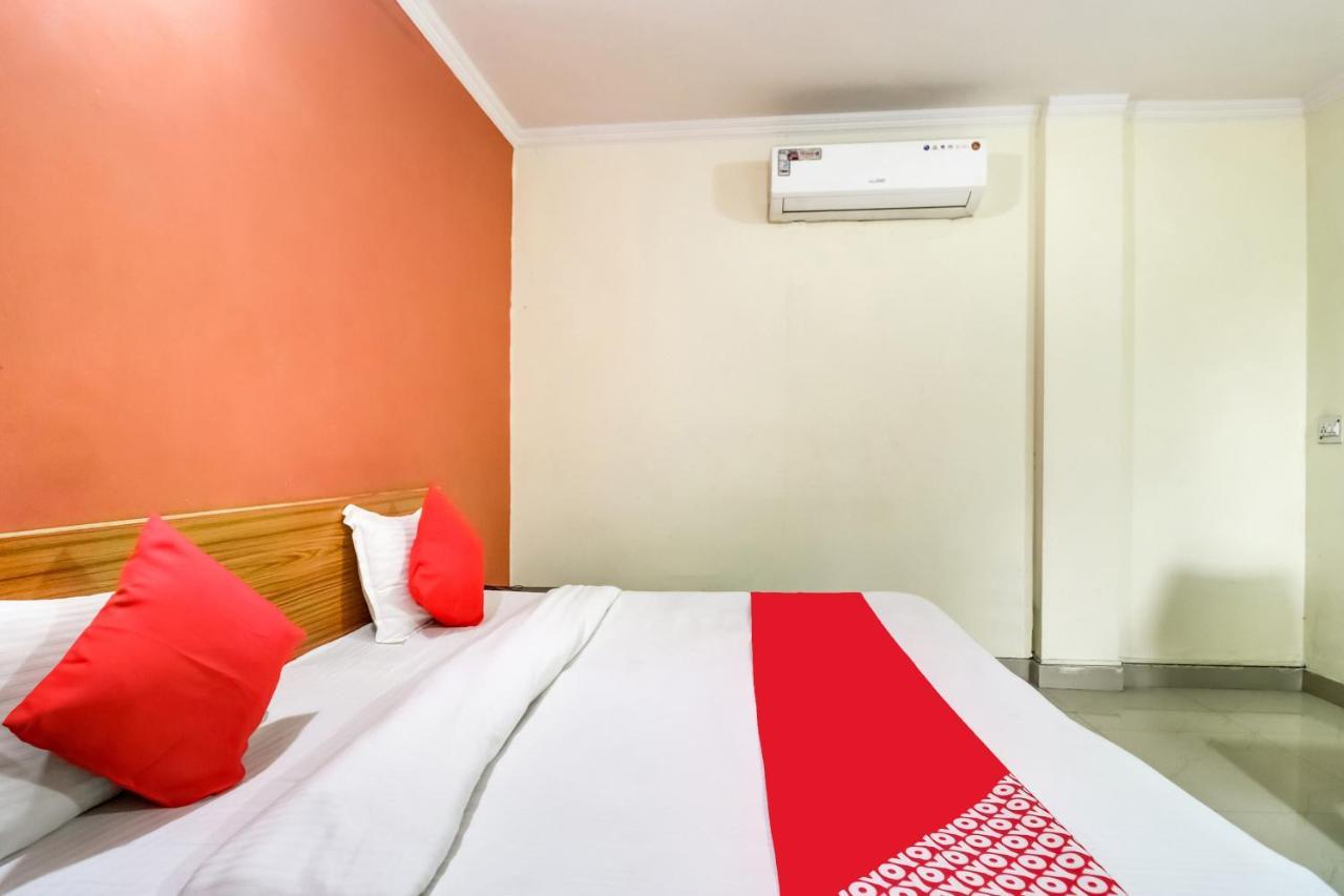 Oyo Hotel R K Residency Gurgaon Ngoại thất bức ảnh